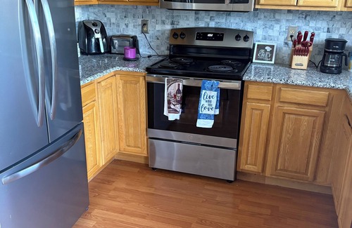 Northwest Columbus Condo | Cozy 2-bedroom condo with WiFi, AC in enjoyable Columbus