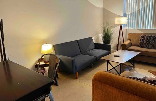 Lansing Condo | Cozy 2-bedroom condo with WiFi, AC in fabulous Lansing