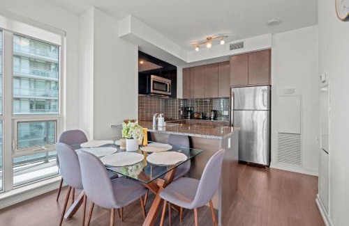 Yonge-Eglinton Apartment | Cozy 2 Bedroom Dunfield Ave Apartment
