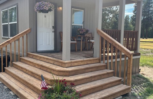 Chiloquin House | Cozy 2-bedroom home on Cattle ranch, near Crater Lake, in Fort Klamath, views
