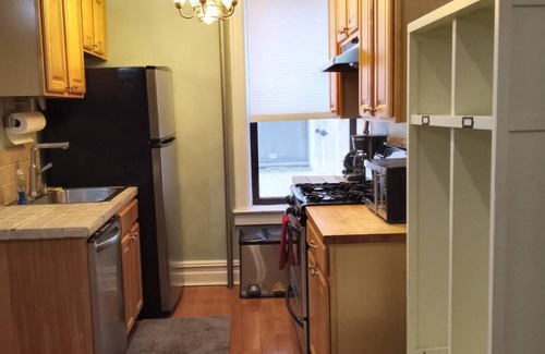Windsor Terrace Apartment | Cozy 2 bedroom in charming Windsor Terrace Brooklyn