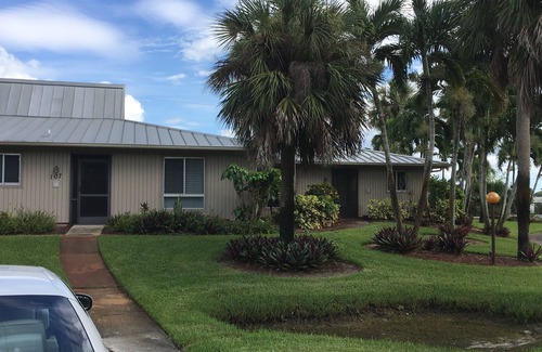 Naples Condo | Cozy 2 bedroom minutes from the beach and Marco Island!