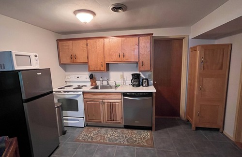Ludlow Apartment | Cozy 2 bedroom minutes from Okemo base lodge - Inquire about seasonal rental