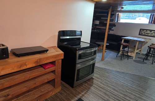 Nipawin House | Cozy 2 bedroom next to golf course