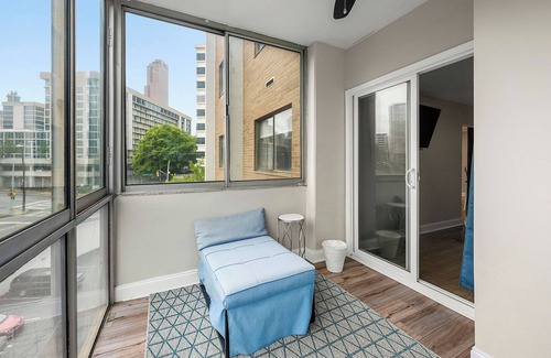 Peachtree Center Apartment | Cozy 2-Bedroom Retreat in Atlanta with Free Parking, AC, and Wi-Fi- 307