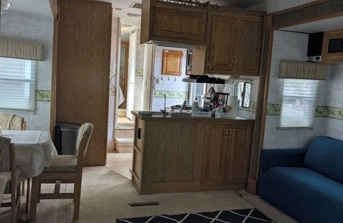Frontier Homesites House | Cozy 2-bedroom RV in charming Flagstaff with AC, WiFi