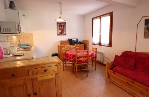 Beaufort Apartment | Cozy 2-BR Apartment with Fireplace, Terrace, and Ski Access in Arêches-Beaufort