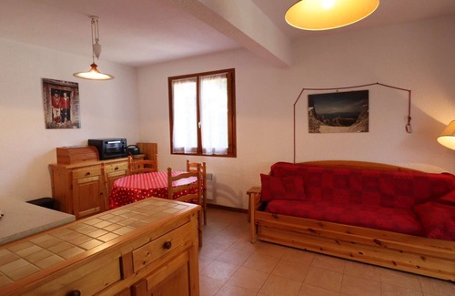 Beaufort Apartment | Cozy 2-BR Apartment with Fireplace, Terrace, and Ski Access in Arêches-Beaufort