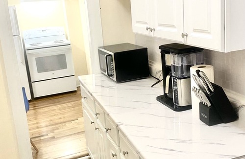 Worcester Apartment | Cozy, 2 BR APt in Worcester Close to Downtown, Palladium, DCU center, Polar Park