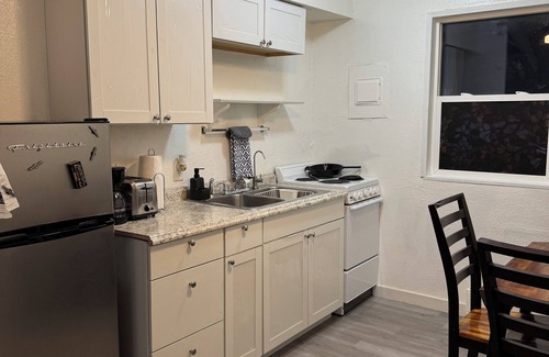 Wasilla Apartment | Cozy 2BD House unit 2 Med district