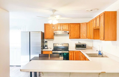 Macomb House | Cozy 2BR, 1BA Getaway in Macomb, IL