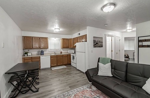 Rexburg Apartment | Cozy 2br- 3 blocks from BYU-Idaho