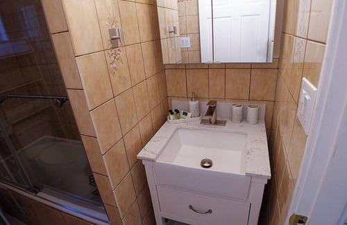 Atwater Village House | Cozy 2BR Atwater Retreat – Walk to Shops & Dining