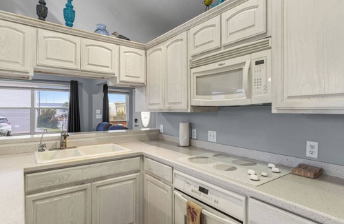 Port Isabel Cottage | Cozy 2BR cottage in Port Isabel, perfect for families and pets! #1