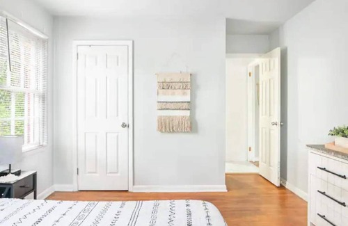 Carrollton Apartment | Cozy 2BR Escape near Tanner & UWG