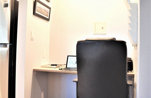 Richmond City Centre Apartment | Cozy 2BR in downtown Richmond/Free PKG/Cozy two bedrooms across Richmond Centre