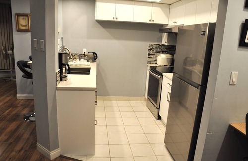 Richmond City Centre Apartment | Cozy 2BR in downtown Richmond/Free PKG/Cozy two bedrooms across Richmond Centre