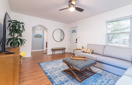 Old Seminole Heights House | Cozy 2br Seminole Heights Perfect for a Getaway