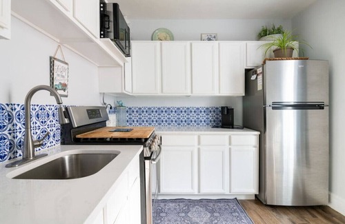 Sinking Spring Apartment | Cozy 2nd Floor3 bedroom unit with off street parking