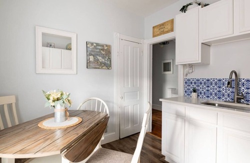 Sinking Spring Apartment | Cozy 2nd Floor3 bedroom unit with off street parking