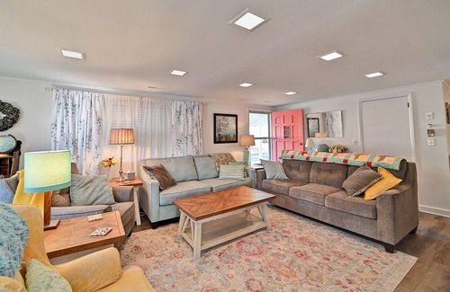 Bethany Beach Cottage | Cozy 3 bed/2bath Cottage House Minutes from the Beach! Wifi available, Beach Town, Trolley!