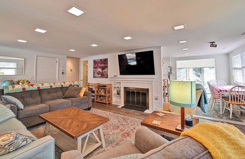 Bethany Beach Cottage | Cozy 3 bed/2bath Cottage House Minutes from the Beach! Wifi available, Beach Town, Trolley!