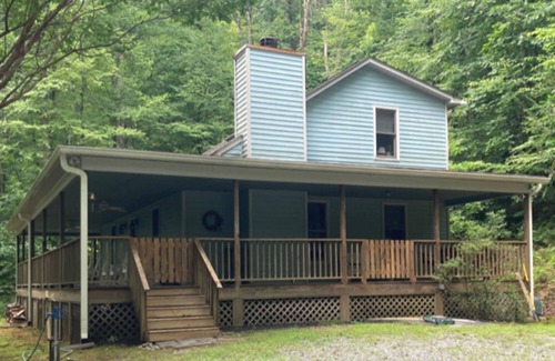 Rosman Cottage | Cozy 3 Bed Room Cabin in NC Mountians quiet gated community: Lots to see and do