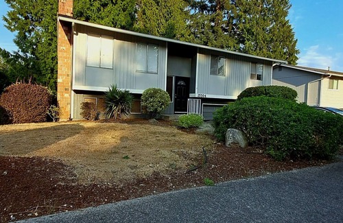 Covington House | Cozy 3-bedroom 2.5 bath house in Kent near hospital and shopping centers