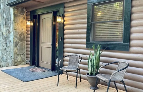 Westminster Cabin | Cozy 3-bedroom Cabin by Lake Hartwell