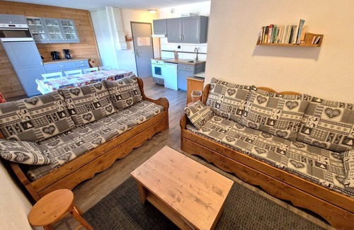Valfrejus Apartment | Cozy 3-Bedroom + Cabin for 8-10 in the Heart of the Resort, 55m², Near Slopes - Modane, France