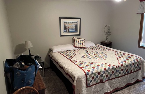 Waupaca Cabin | Cozy 3-bedroom cabin in adorable Waupaca with amazing.