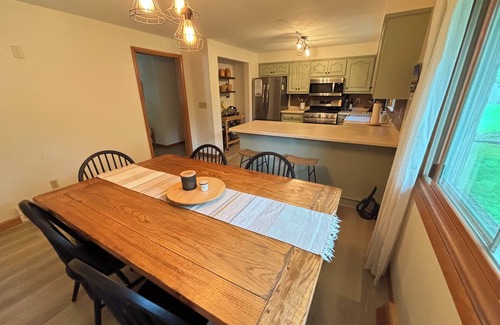 Green Bay House | Cozy 3-bedroom home just minutes from Lambeau!