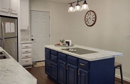 Arthur House | Cozy 3 bedroom home! Located in the heart of Arthur, Illinois