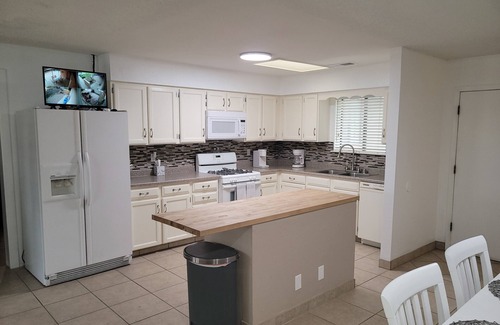 Corrales House | Cozy 3 Bedroom house with Pool Spa and Game Room