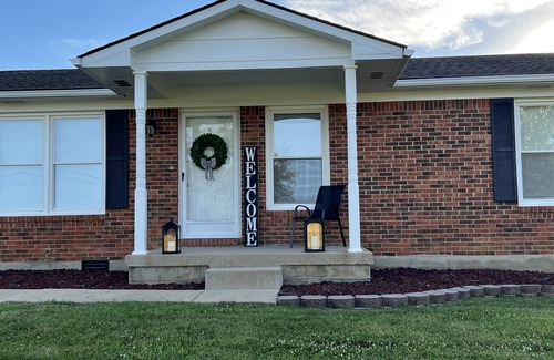 Bardstown House | Cozy 3 bedroom in country , close to town