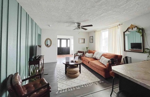 Sandy House | Cozy 3-Br Home Close to Canyons and Entertainment