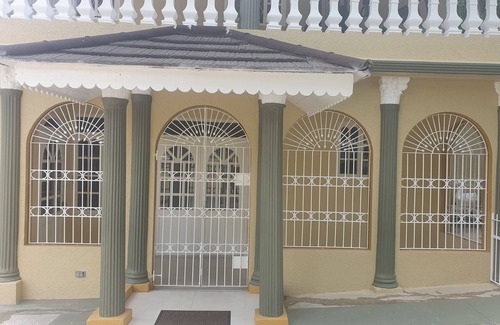 Havendale House | Cozy 3bedrooms with an Amazing view of the City and Sea