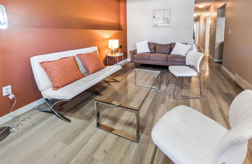 Sunnyside House | Cozy 3BR Basement Suite with Wi-Fi by Bow River