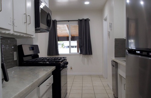 Lake Balboa House | Cozy 3BR Home W/Pool, Yard, Garage, & 80' TV!