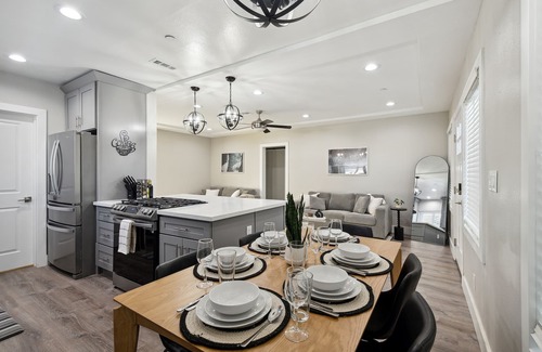 Valley Glen House | Cozy 3BR Oasis w/Pool in NoHo