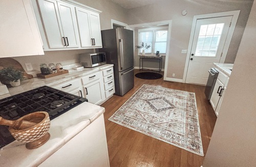 Dahlman House | Cozy 3BR Retreat in Little Bohemia: Near Downtown Old Market and Zoo