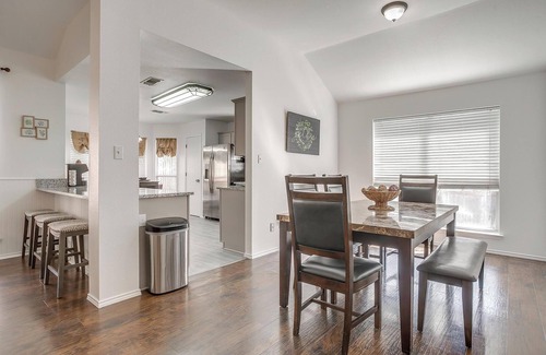 Burleson House | Cozy 4 bd home W/Pool and Garage In Burleson