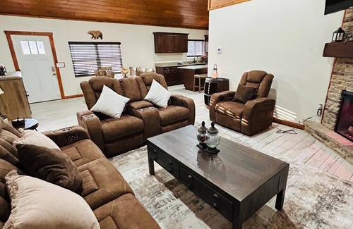 Branson Cabin | Cozy 4-bedroom Cabin in Branson