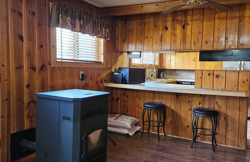 Naches Cabin | Cozy 4-bedroom cabin in enjoyable Naches nestled near Mt. Rainier National Park.