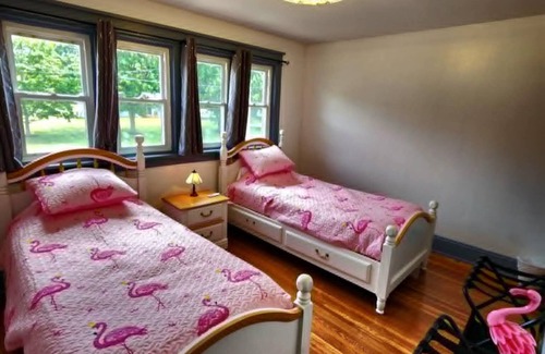 Avoca House | Cozy 4-bedroom house with AC and WiFi in peaceful Avoca