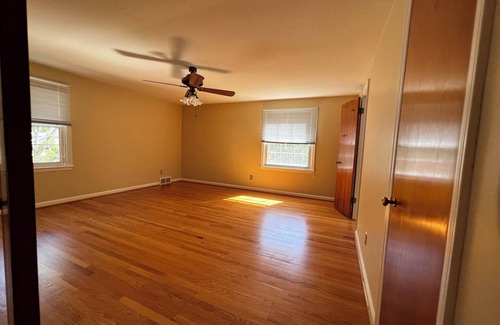 Ypsilanti House | Cozy 4-bedroom Ypsilanti house, walk to EMU, dining, and recreation