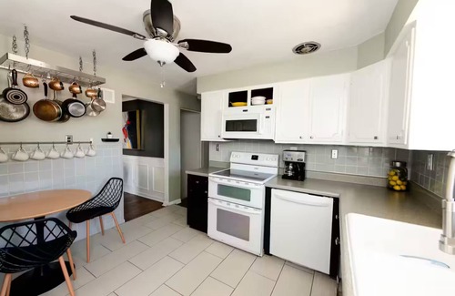 St. Louis House | Cozy 4 BR/2 Bath Home South of Downtown St. Louis