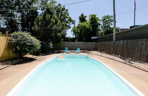 St. Louis House | Cozy 4 BR/2 Bath Home South of Downtown St. Louis