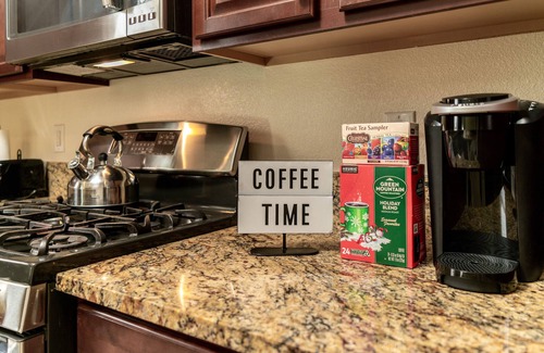 Reno House | Cozy 4BD Sleeps 10 Near Airport Backyard WiFi Family Friendly Spacious Parking