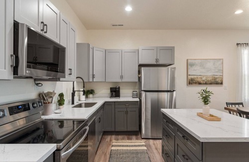 St. Charles Apartment | Cozy 4BR/2BA Condo by Bear Lake